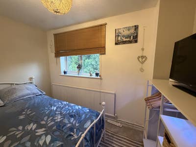 Small double bed room with own bathroom next door  Main Photo