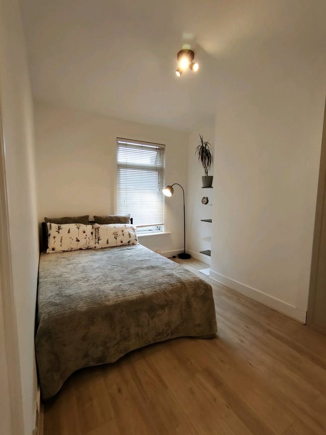 Double bedroom. All bills included  Main Photo