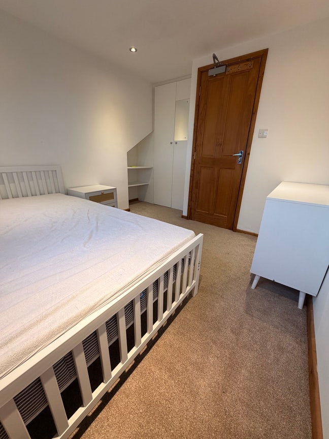  HMO - Furnished Double Rooms for Professionals  Main Photo