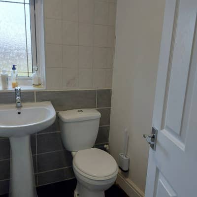 Single room for rent Main Photo