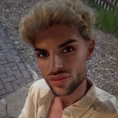 Professional Male seeks a double room Main Photo