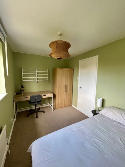 Monday–Friday 1 Bedroom to Rent  Main Photo