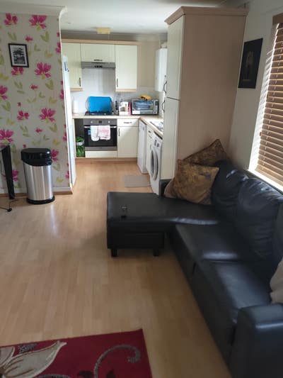 Modern large single room Main Photo