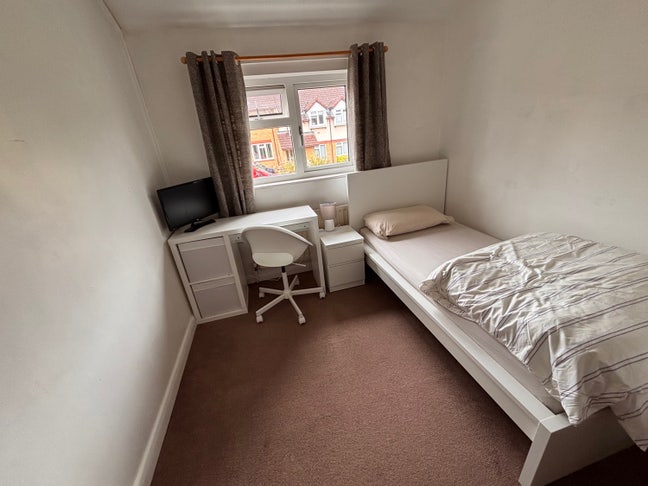 Large Single Room & Double Room, Old Town, SG1  Main Photo