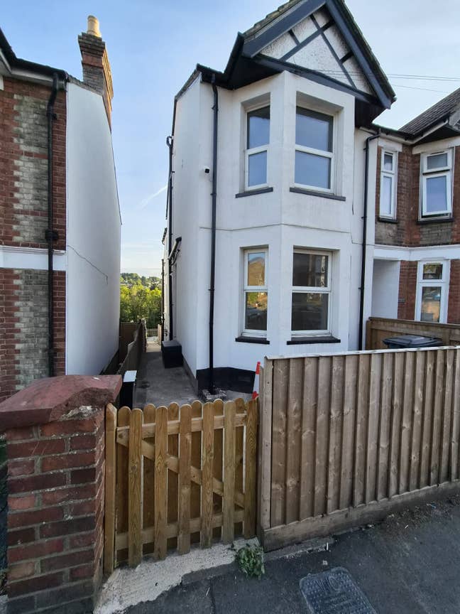 4bed house with modern bedrooms with ensuites Main Photo