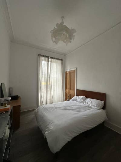 DBL Bedroom available, bills included Main Photo