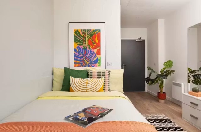 En-suite room with shared kitchen + Gym Main Photo