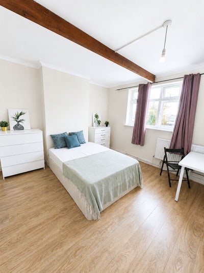 Jubilee Line, Bright&Spacious Double/Twin Room  Main Photo