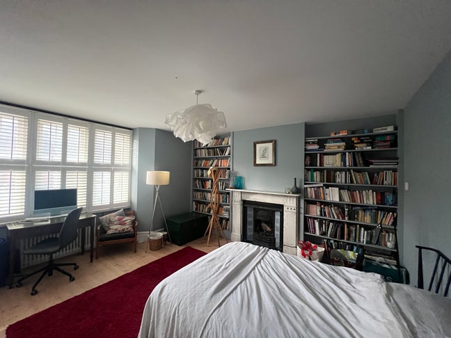 Large stylish room - Edwardian house with en-suite Main Photo