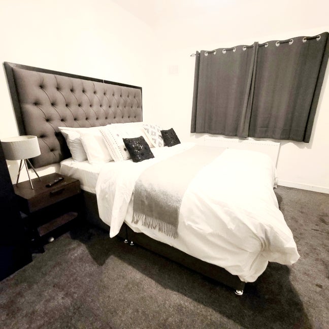 Large Luxury Ensuite Double Bedroom in Crayford Main Photo