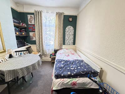 Single Room Available  Main Photo