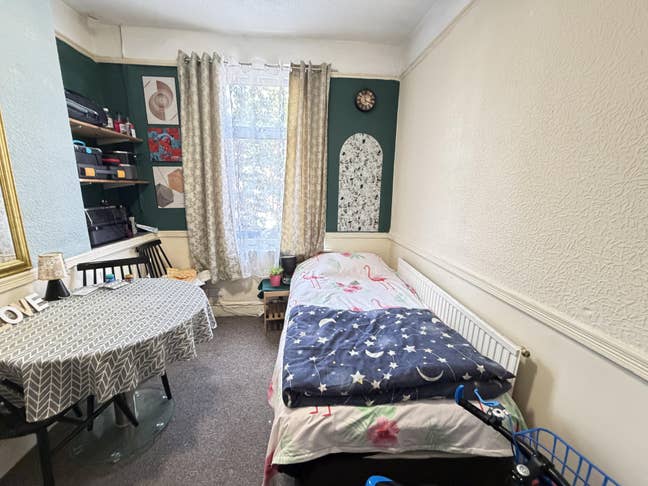 Single Room Available  Main Photo