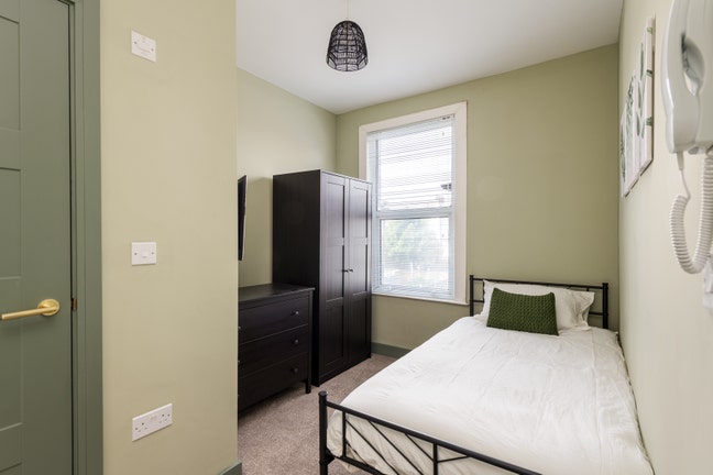 Hospital Location-Single Rm -Ensuite, &pound;0 Deposit. Main Photo
