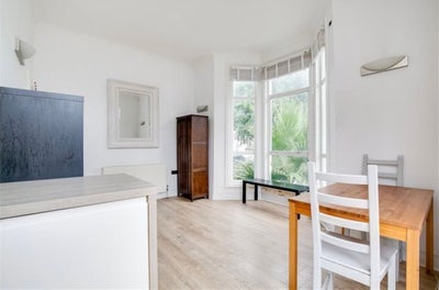 Single room in Earl’s Court  Main Photo