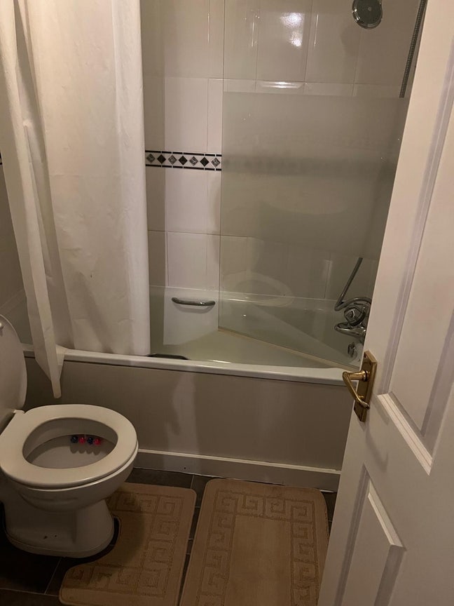Clean single room  Main Photo