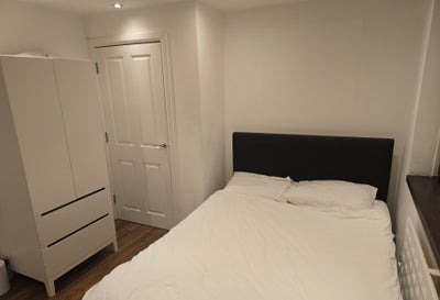 Large Double Room to Rent in Paddington Bills Incl Main Photo