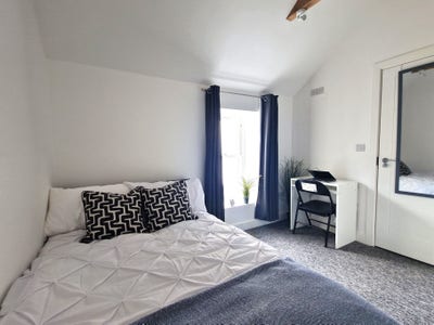 New price! Near village BS9  Main Photo