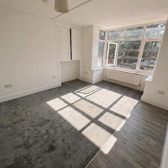 Flats Available | Zero Deposit Option Available Main Photo
