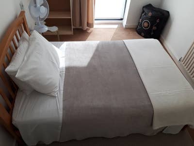 🌿 Large Furnished Room with Private Bathroom – Qu Main Photo