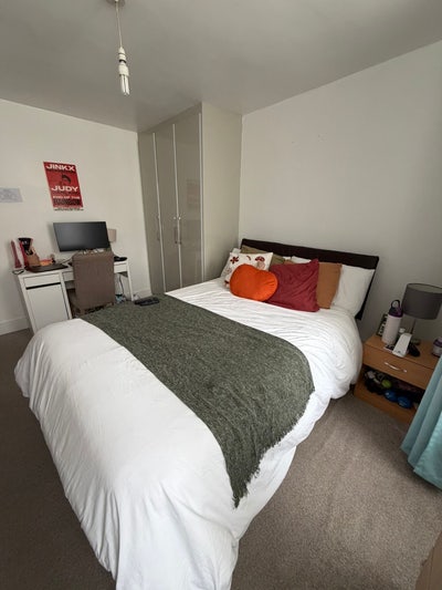 Double Room Available near West Ham Station Main Photo