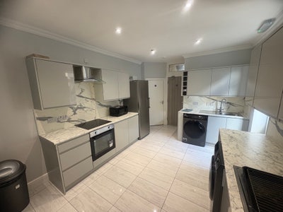 Beautiful must see studio in se6 Main Photo
