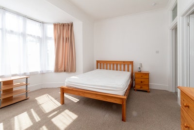 Large en-suite room in Wembley, HA9 - &pound;1,000.- pcm Main Photo