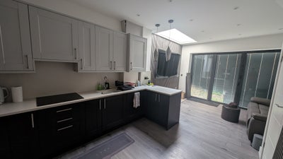 Modern 3 Bedroom House (&pound;825 pcm) Main Photo