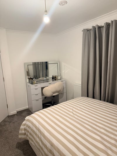 Double room to rent-unfurnished  Main Photo