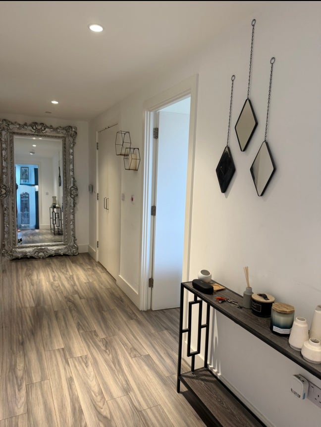 2 bedroom new build flat on high street Main Photo