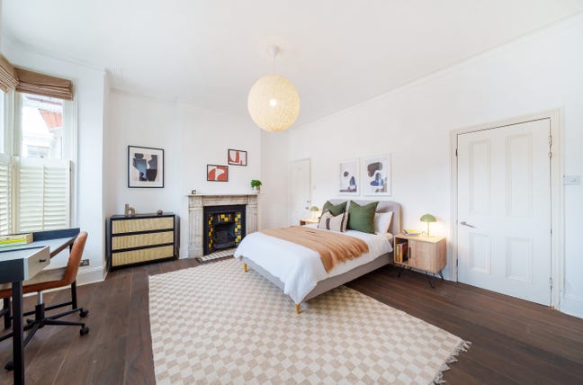 2 Stunning Rooms by Clapham South Main Photo