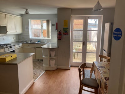 Student house Aldershot Main Photo