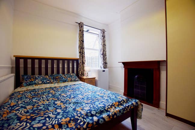 Refurbished Room - Bills incl - 1 min Acton Town Main Photo