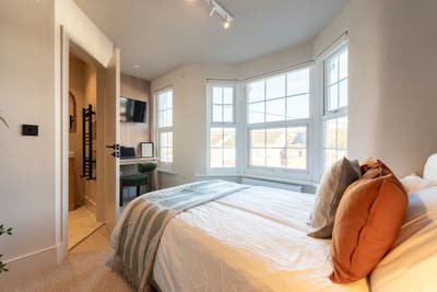 Newly Refurbished Rooms in High Wycombe Main Photo