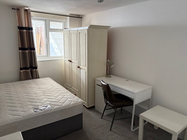 Very Large Double Room Main Photo
