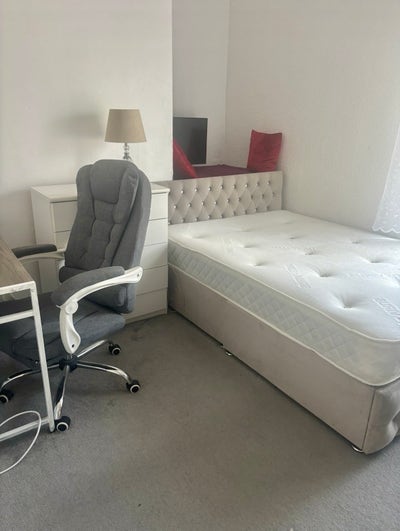 Double room by Birkenhead park-7min to Liverpool c Main Photo
