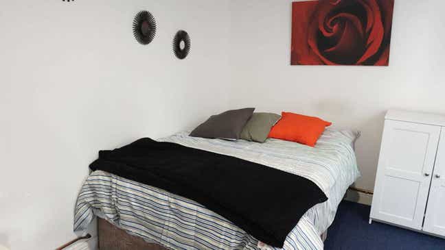 Light & Airy Studio in Popular Willenhall Location Main Photo