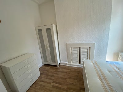 Double Room – Only 2 Min Walk to Jubilee Line Main Photo