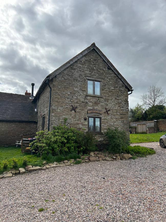 Double Room with Private Shower Room in Stone Barn Main Photo