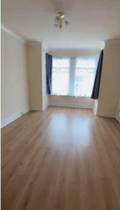 Short-Term Single Room Available(16 Days Only)  Main Photo