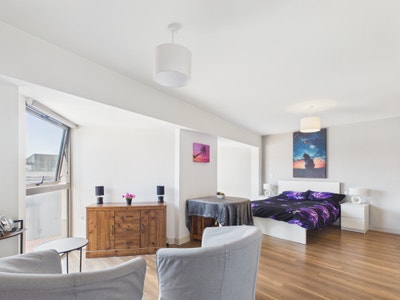 Fabulous Large Studio Apartment with Balcony Main Photo