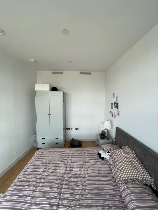 Sunny Room in Modern Flat, London City Island E14 Main Photo