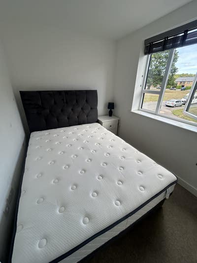 Double room in Merstham to rent Main Photo
