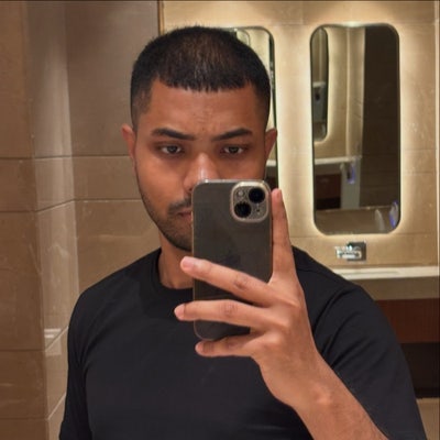 Professional Male seeks a single or double room Main Photo
