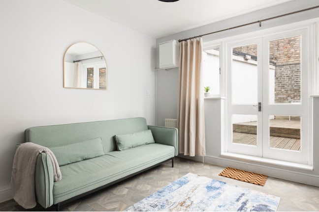 1 Bedroom Garden Flat | Walk to Brixton  Main Photo