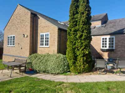Rooms available for &pound;480pcm inc bills Main Photo