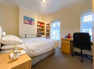 119 Glenroy street - replacement tenant wanted  Main Photo