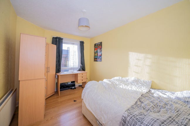 Second Floor Room Available  Main Photo