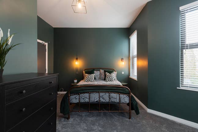 One Luxurious room - Upper Newtownards Road Main Photo