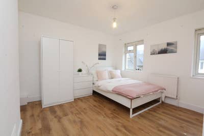 🎉 Live Near Shoreditch & Universities! 🏙️ Main Photo