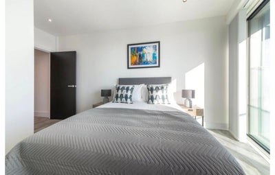 Double Bedroom - Private Bathroom & Balcony  Main Photo